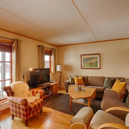 Perfectly Located-close To Slopes And Hiking Trails